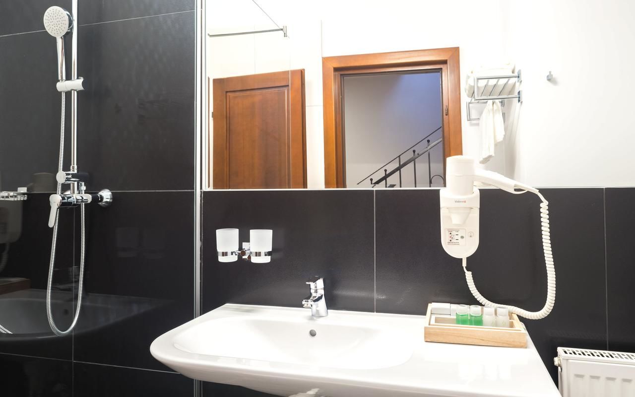 Отель Antler Boutique Hotel Брашов