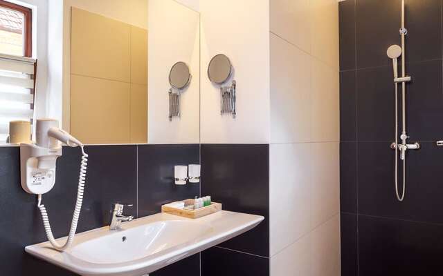 Отель Antler Boutique Hotel Брашов-15