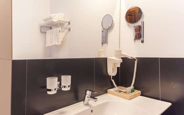 Отель Antler Boutique Hotel Брашов-29